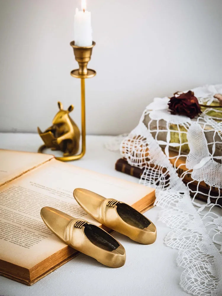 Retro brass leather shoes