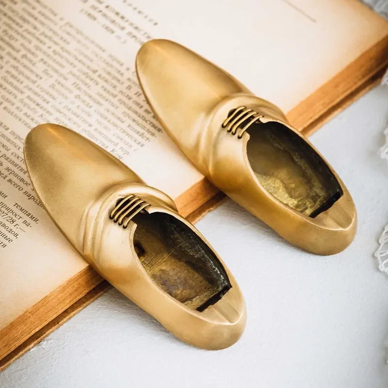 Retro brass leather shoes